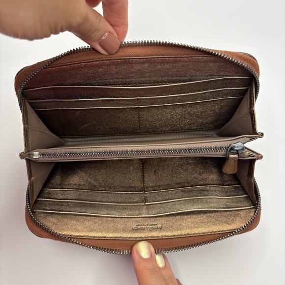 Bottega Veneta Intrecciato Leather Long Wallet - Picture 6 of 11